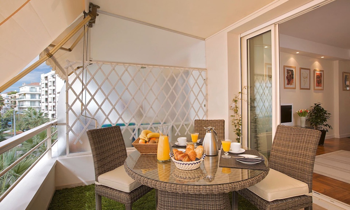 Juan-les-Pins Apartment | Superb designer apartment near the beaches, La Pinède in Juan Les Pins