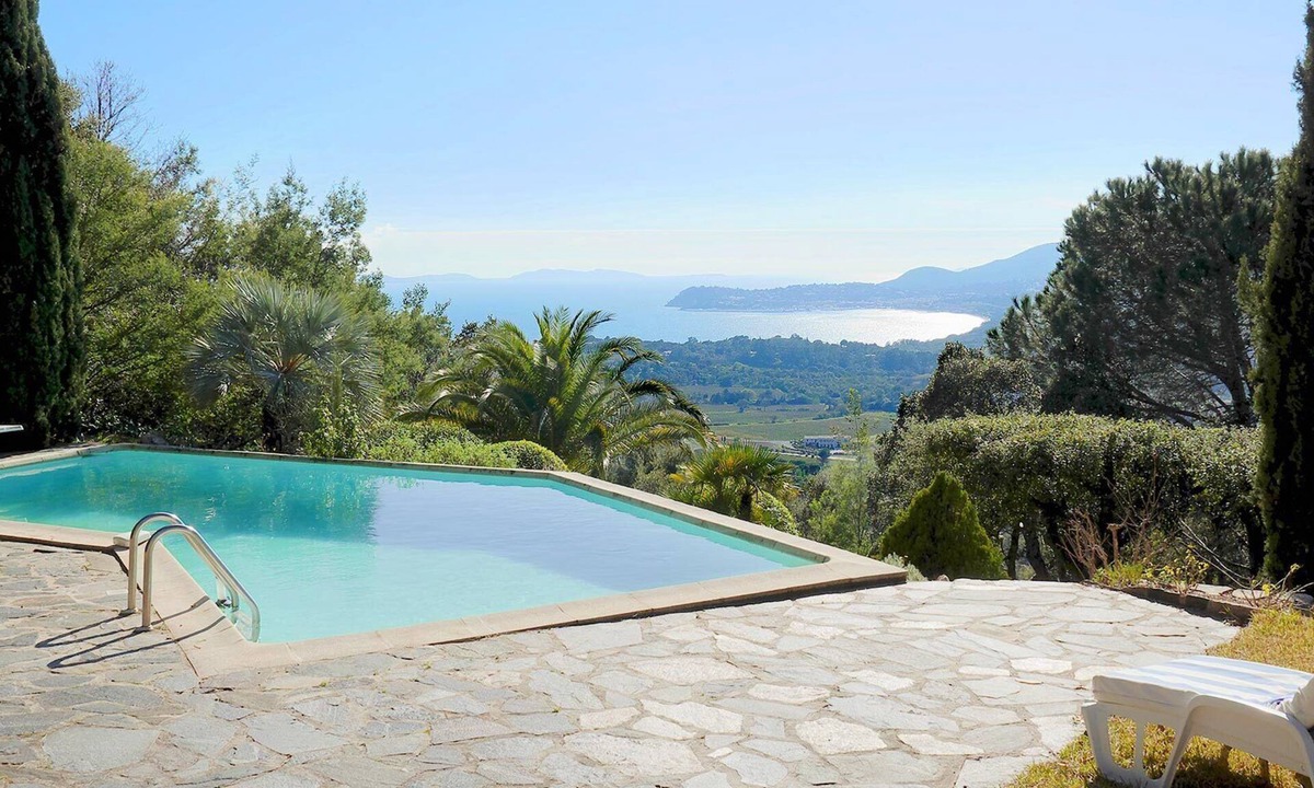 La Croix-Valmer Villa | Superb sea view, sleeps 10, St Tropez peninsula.