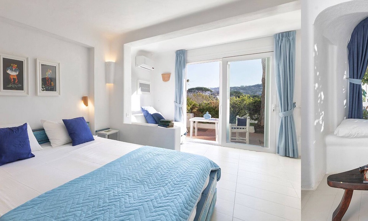 Forio Cabin | Superior Room with a Garden Terrace and side sea view