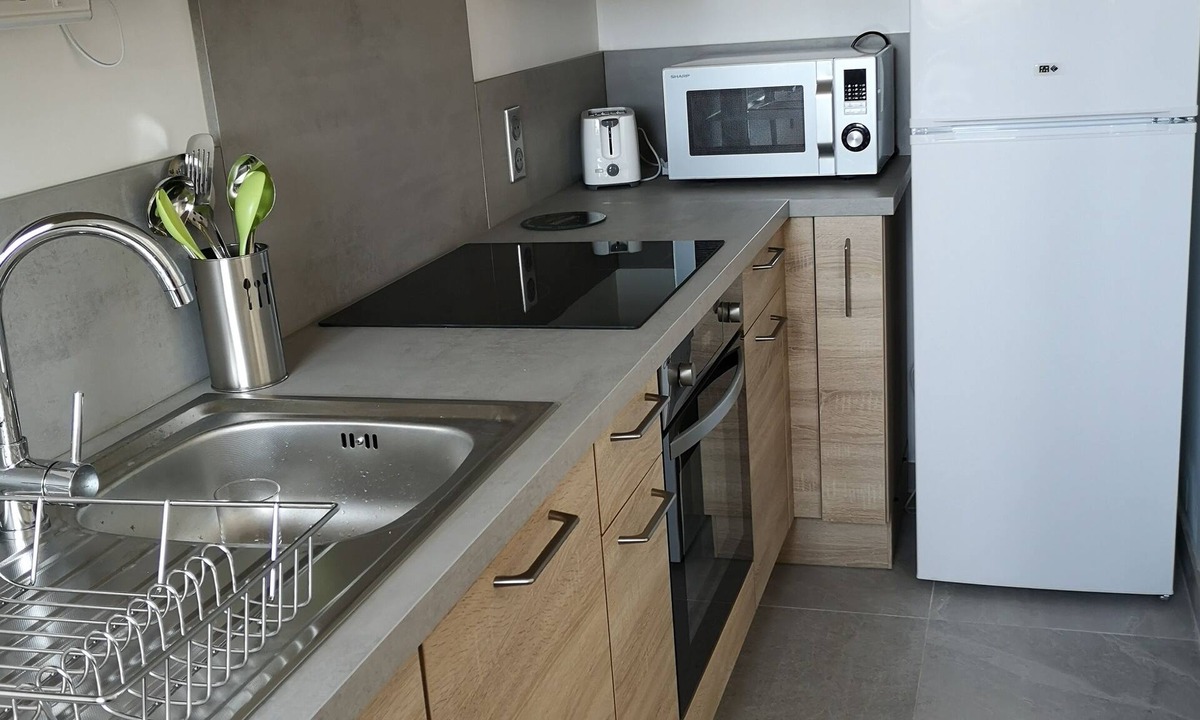 Liberation Apartment | T1 Nice Center 30m² Wifi Bright calm 2 steps from the streetcar stop