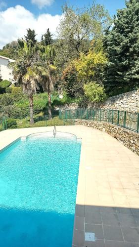 Vence Apartment | T2 clim piscine tout équipé au calme