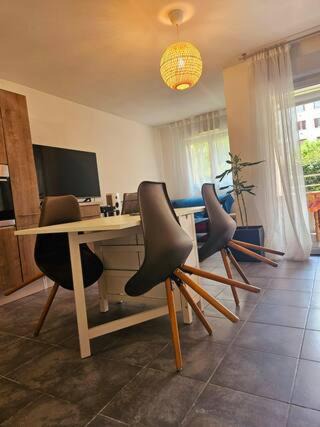 Saint-Roch Apartment | T2 Spacieux avec terrasse et Clim