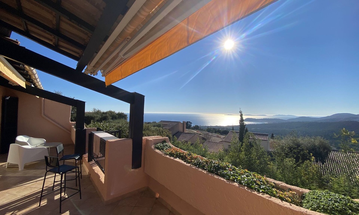 La Croix-Valmer Apartment | T3, Superbe vue Mer, Piscine et Parking Privé
