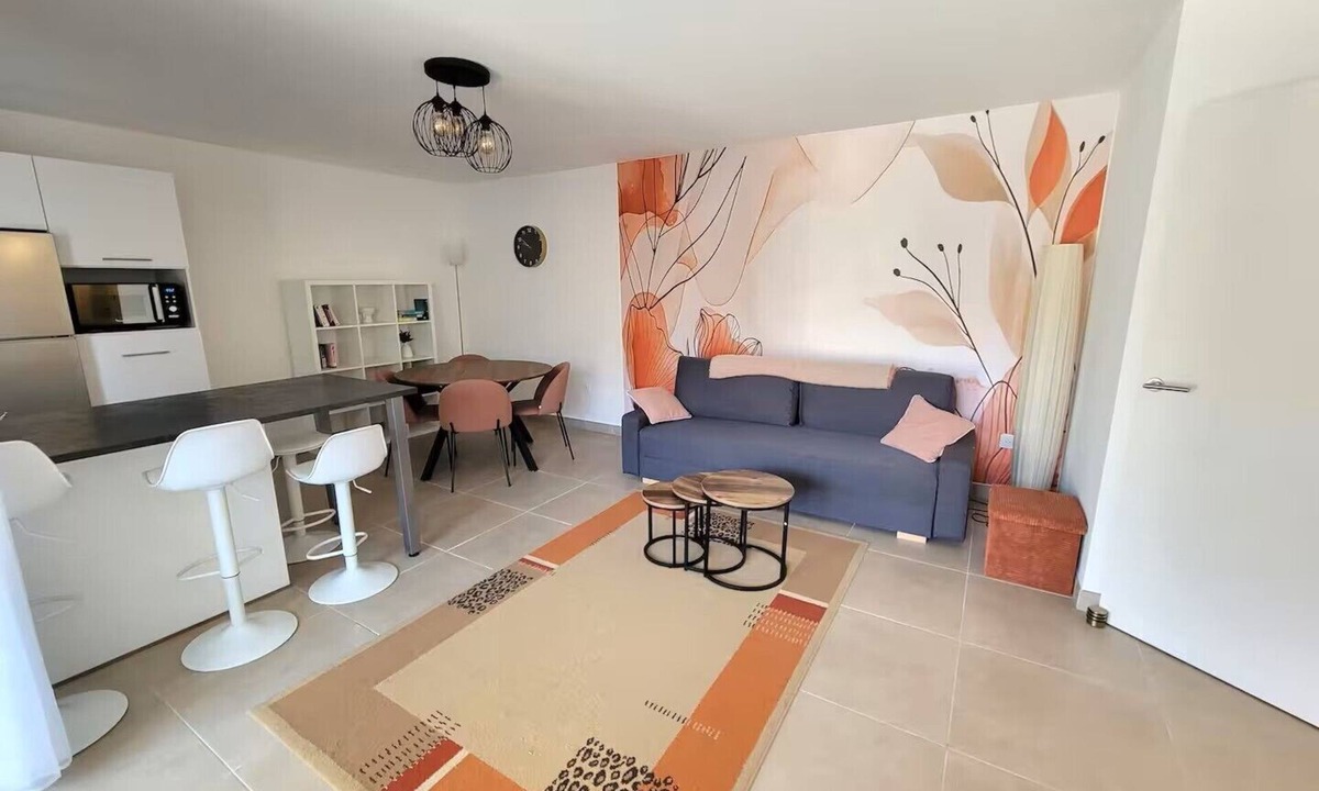 Frejus Plage Apartment | Terra Tosca – Sunny & Stylish Apartment – 2 Min Walk to Fréjus Beach!