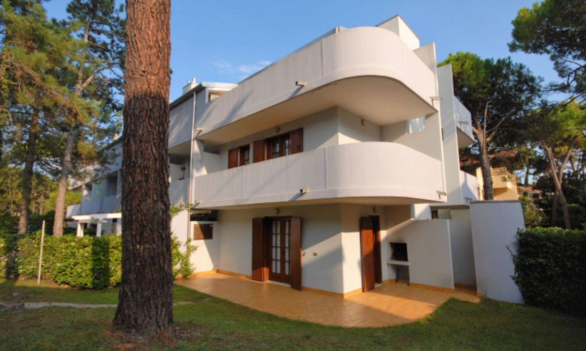 Lignano Pineta Villa | Terraced house 700mt from the sea
