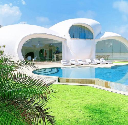 Kerambitan Villa | The Cloud Beachfront Villa Tabanan