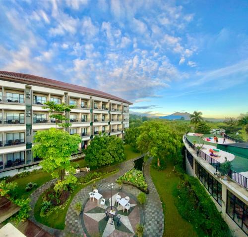 Cisarua Hotel | The Green Peak, ARTOTEL Curated