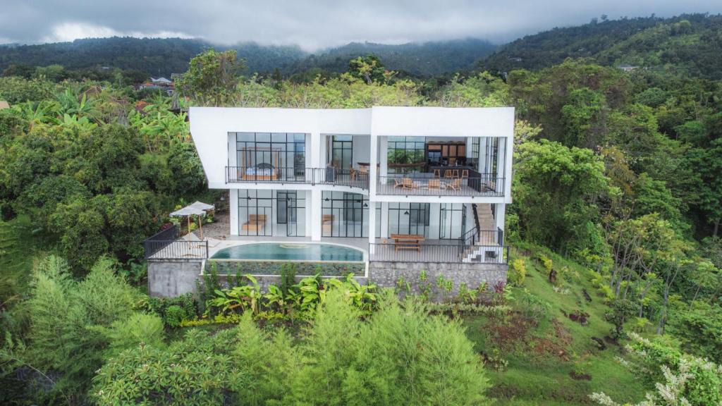 Kayu Putih Villa | The Hacienda Lovina