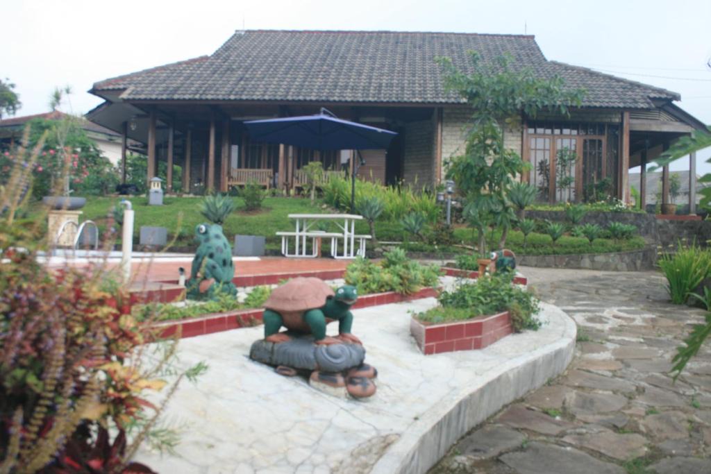 Cipanas Villa | The Kahayang Villa
