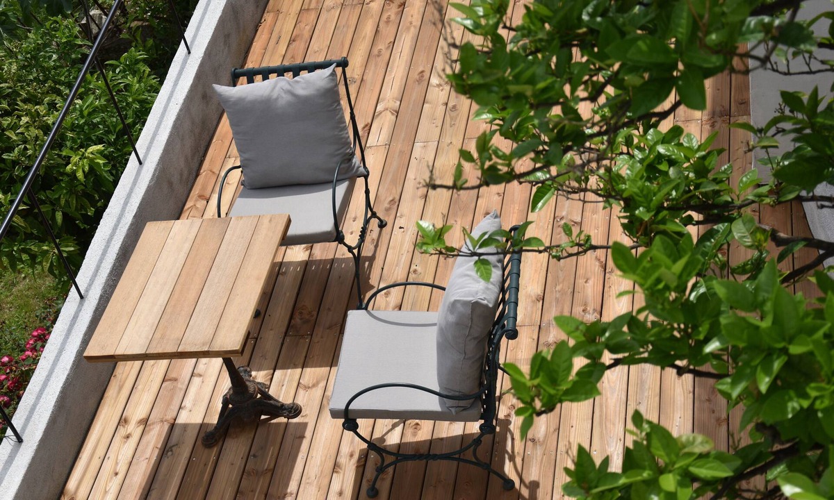 Antibes City Centre Apartment | The Orange Terrace