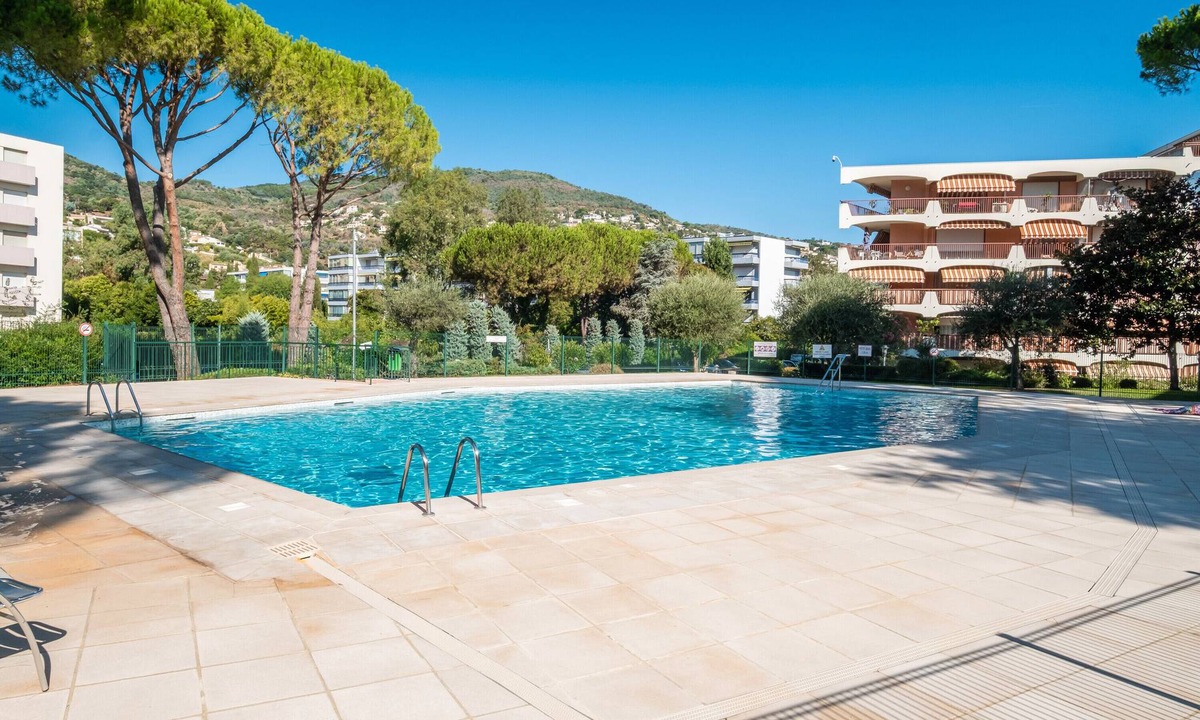 Mandelieu-La-Napoule Apartment | The Three Rivers Park Side