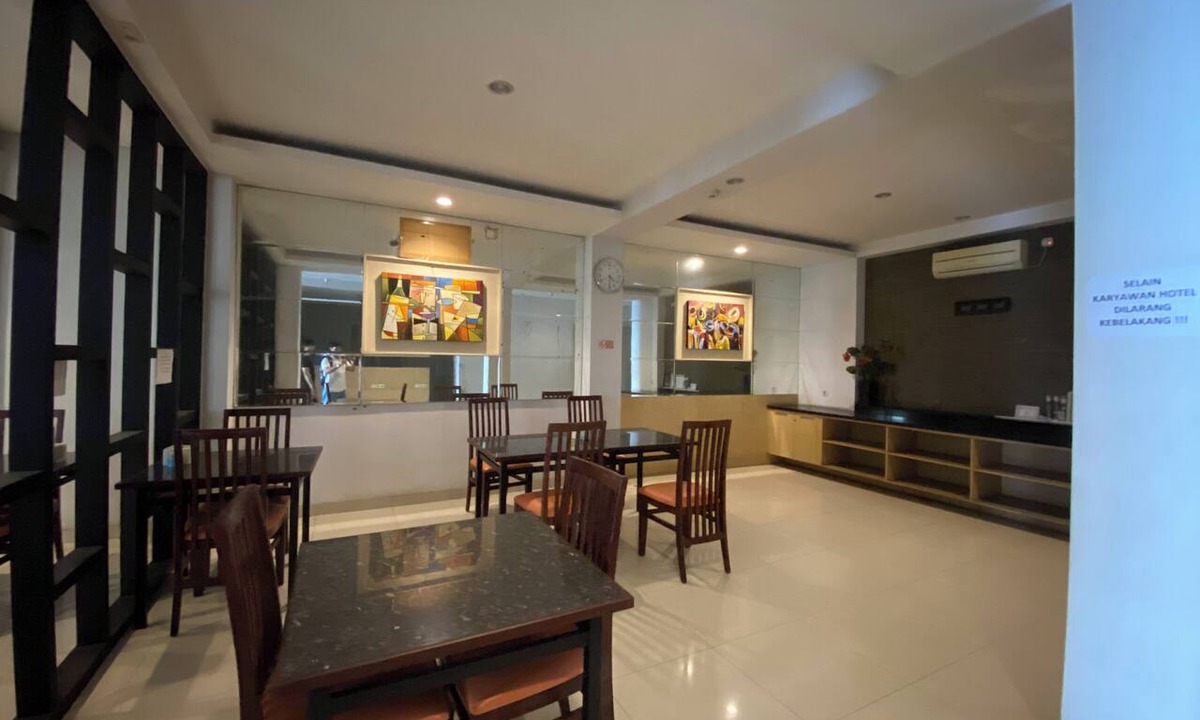 Surabaya Hotel | Townhouse Oak Hotel Niaga Surabaya