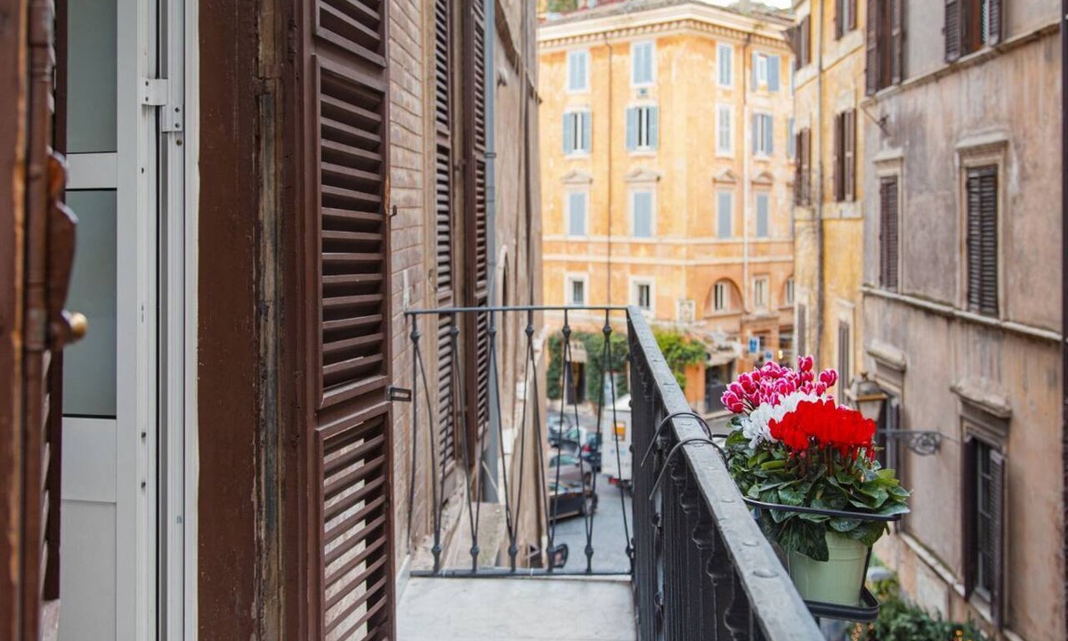 Rione VII Regola Apartment | TrastevereHome - Central Monserrato House with Balcony