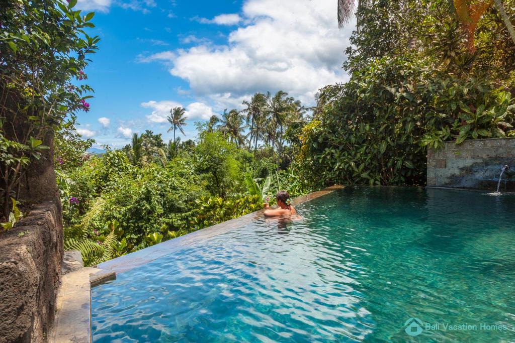 Rangdu Villa | Treasure of Bali, 3BR villa, infinity pool, staff