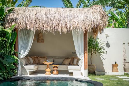 Batubelig Villa | Tuntas Estate - 3 Bedroom Villas with Pools - Central Seminyak