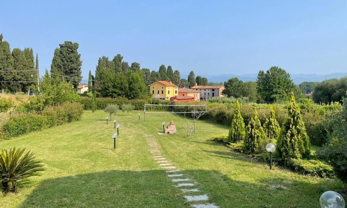 SantʼAndrea di Compito House | Tuscan farmhouse with large private garden.