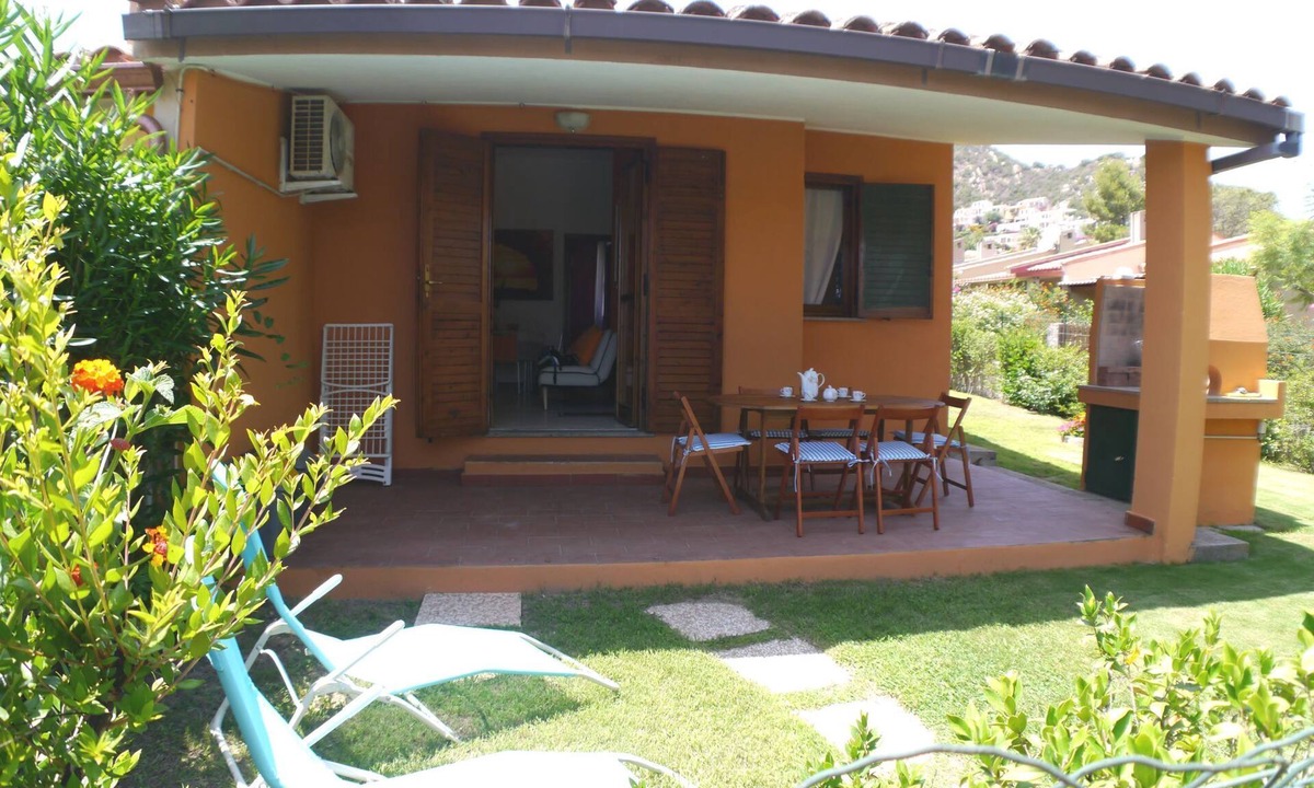 Costa Rei Villa | Two doubles 300 meters from the sea. Air-conditioned. Pets allowed.