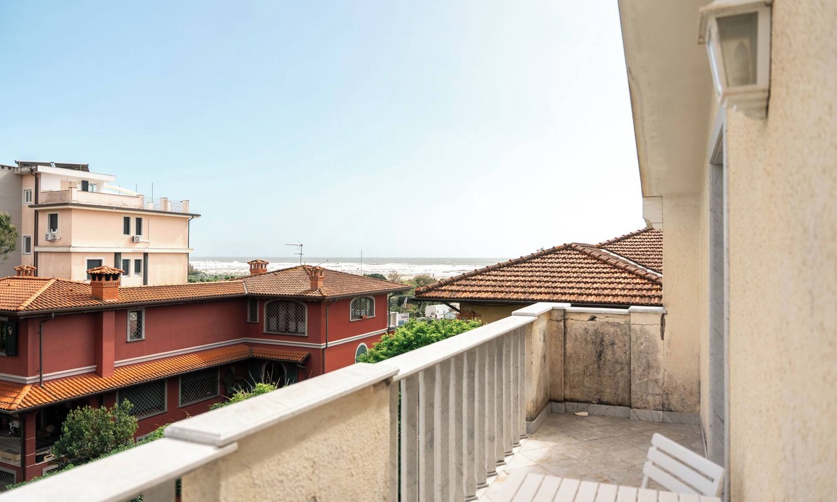 Marina di Pietrasanta Apartment | Two-room apartment overlooking the sea
