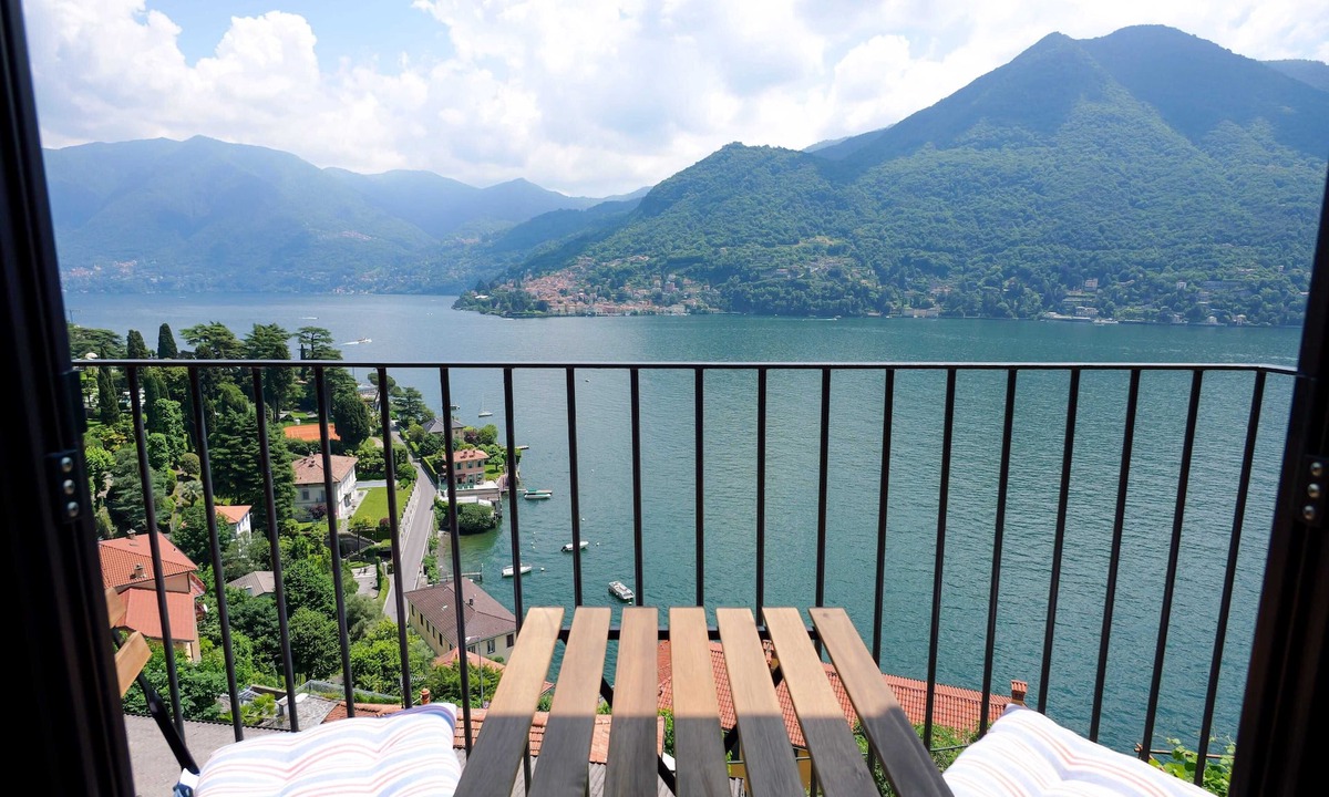 Moltrasio Apartment | Up & Up