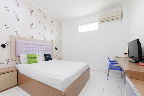 Banjarmasin Hotel | Urbanview Hotel Niraz Banjarmasin by RedDoorz