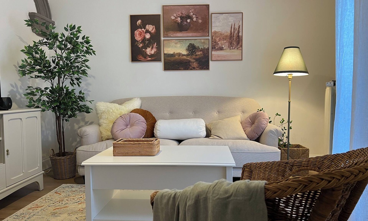 Figline e Incisa Valdarno House | Via Guelfa, Authentic Tuscan Experience: Intimate One-Bedroom in Wine Country