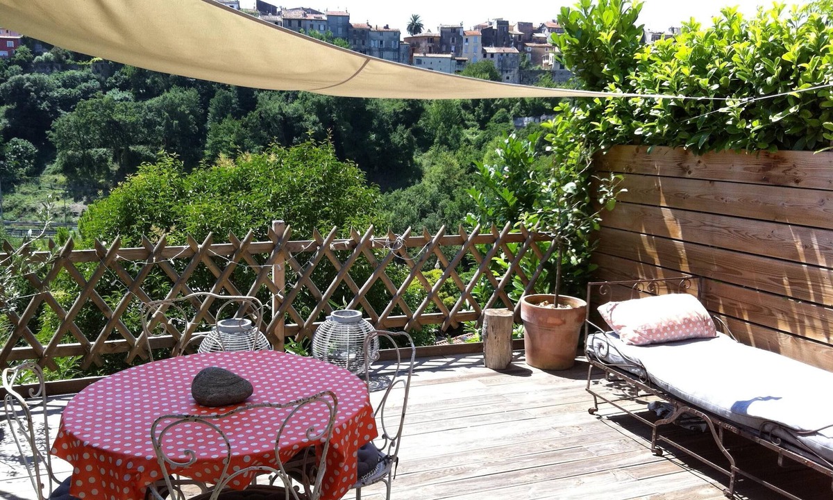 Biot Villa | VILLA, 55 m2, BIOT, 4/6Pers, south-facing wooden terrace, swimming pool in private domain
