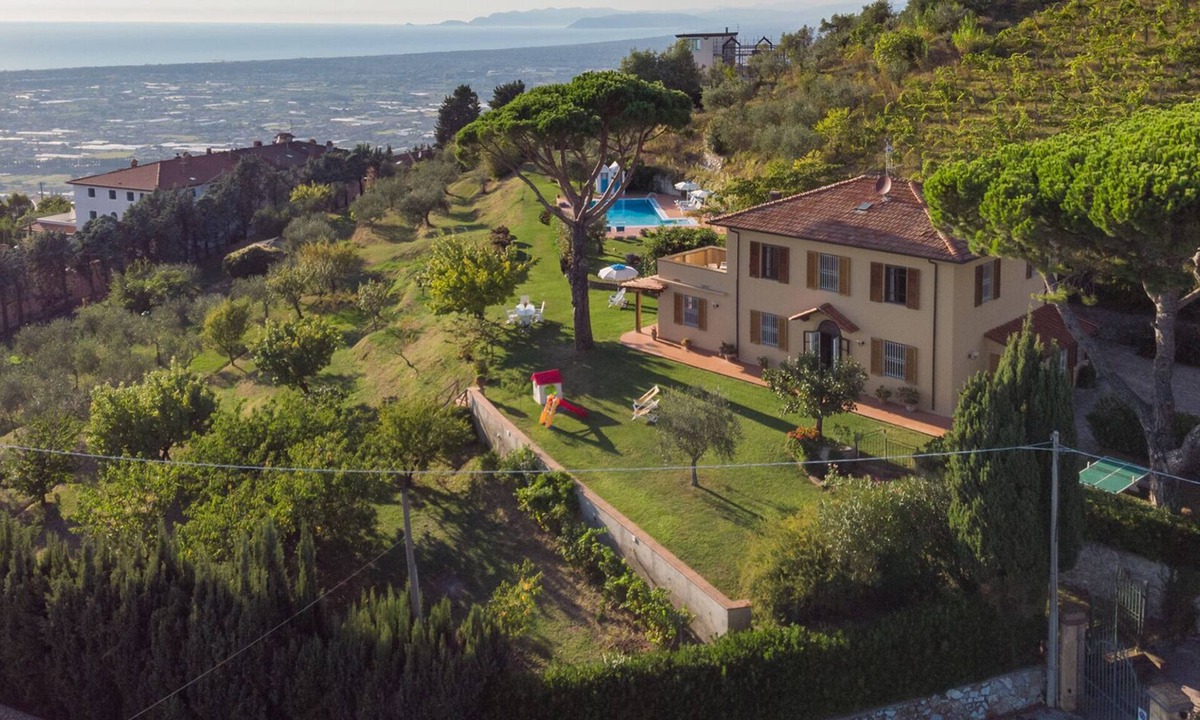 Corsanico Villa | Villa Ai Venti 8, Emma Villas