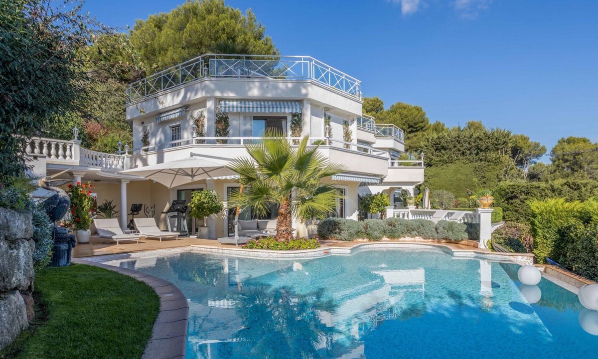 Vallauris Villa | Villa Albertine - Six Bedroom Villa, Sleeps 12
