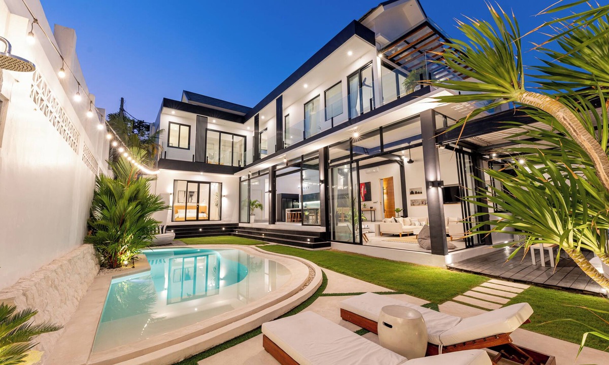 Batu Bolong Villa | Villa Bali Escape– Private Ricefield Retreat, Steps from the Canggu Action
