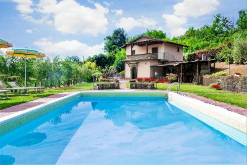Mologno Villa | Villa Bella Vista - Peaceful Tuscan Villa