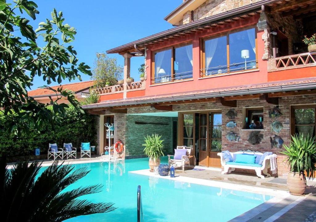 Corsanico Villa | Villa Capo Corso by Interhome