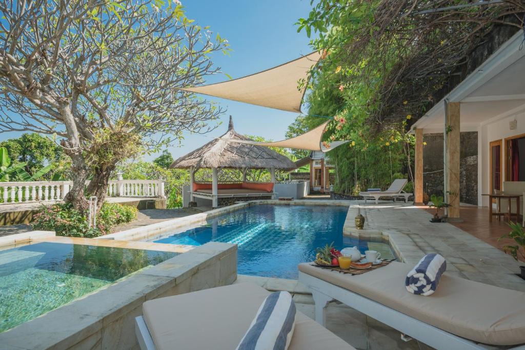 Kayu Putih Villa | Villa Dinding Batu