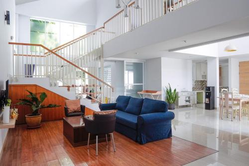 Bandung Villa | Villa Emili Bandung - A Cozy and Spacious Home