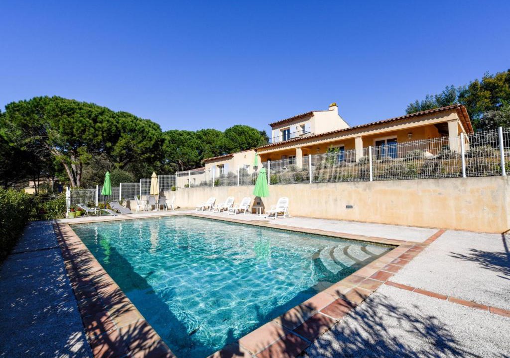 La Croix-Valmer Villa | Villa Hameau du Brost by Interhome