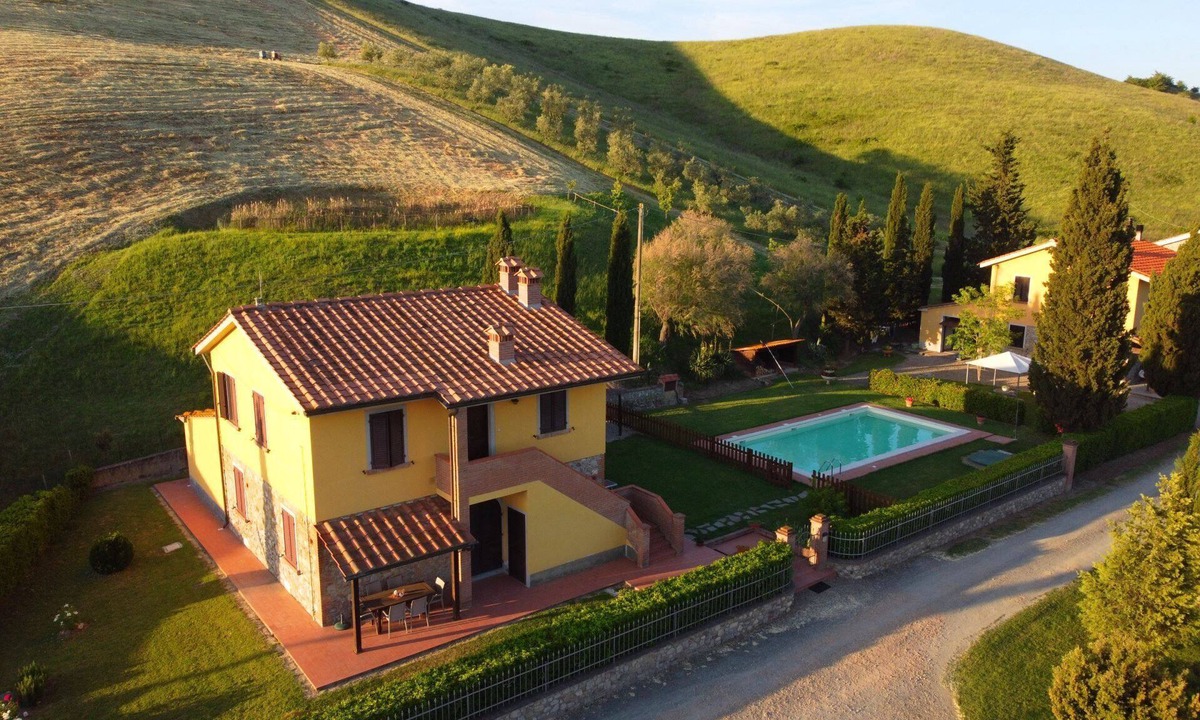 Volterra Villa | Villa in the countryside of Volterra with private pool. Panoramic, quiet and ideal for visiting Tusc