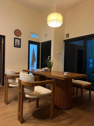 Kertek Villa | Villa Indah sudungdewo