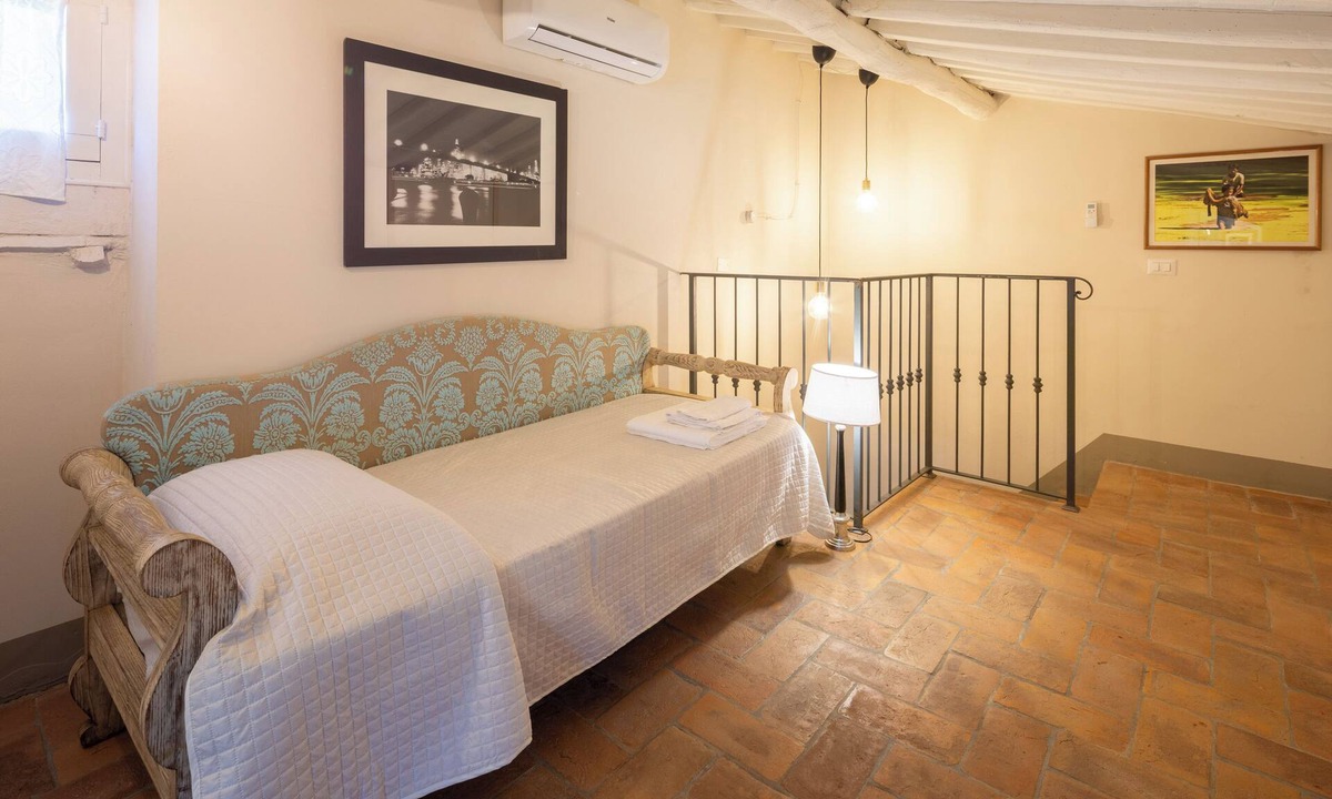 San Ginese Villa | Villa Isabo~Hills Delight, Lucca. Enchanting 5 bedroom Villa in Capannori, Italy