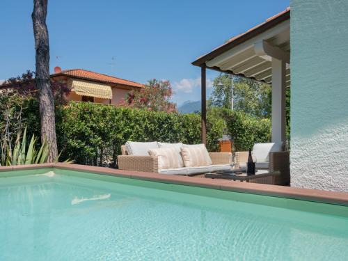 Pietrasanta Villa | Villa Italia Luxury Home