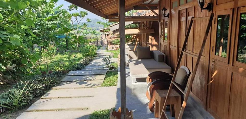 Bangunjiwo Villa | Villa Kayu Yogyakarta