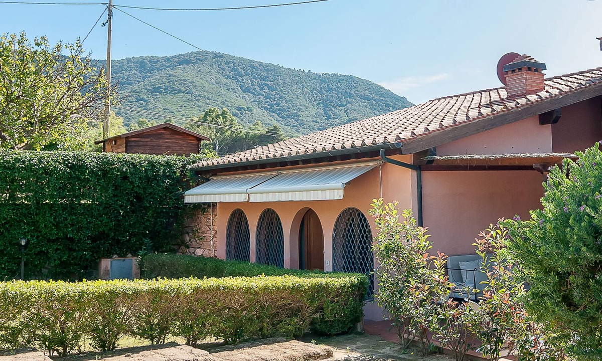 Villa La Guardiola | Procchio