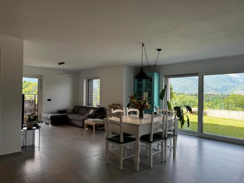 Colico House | Villa Lavinia a Colico