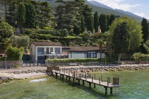 Malcesine Villa | Villa Locchi with private Pier