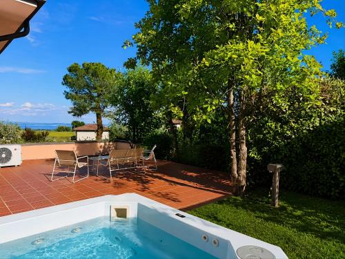 Polpenazze del Garda Villa | Villa Lola - by tourquoisevea