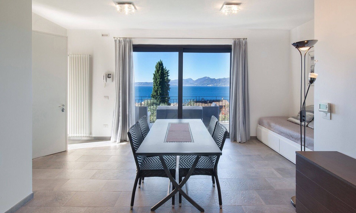 Torri del Benaco Apartment | Villa Loncrino: First Floor Lake View Apartment with Pool and Garden
