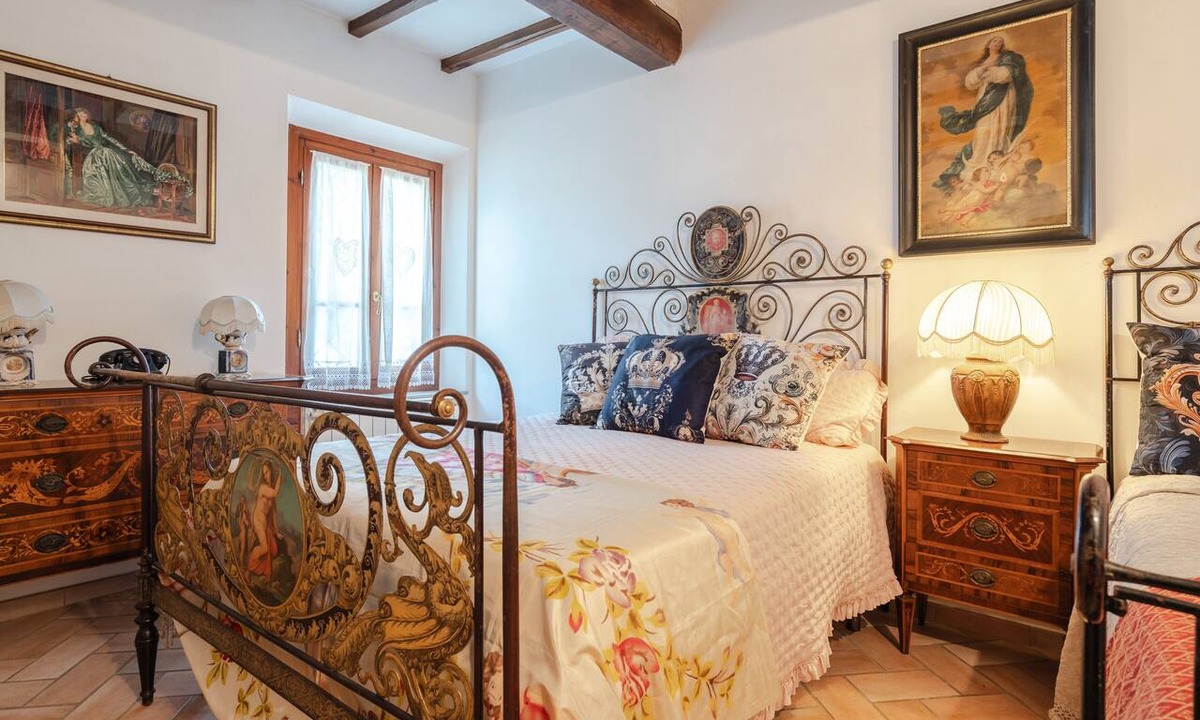 Cavriglia Apartment | Villa Maria Holiday Home in Cetinale Among the Hills