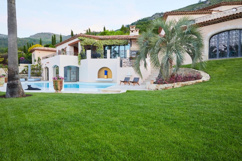 Tourrettes-sur-Loup Villa | Villa Maxima/5*+ with Gym/Spa/Wine/Photostudio
