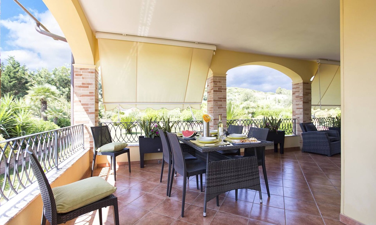 Alghero Villa | Villa Mistral, for 7 persons, Terrace, Barbecue, Air conditioning, WiFi