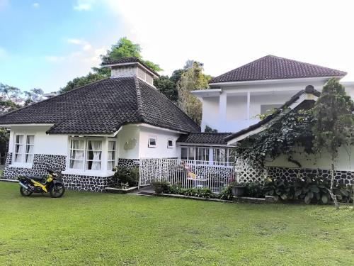 Pakem Hotel | Villa Narendra Yogyakarta by ABM