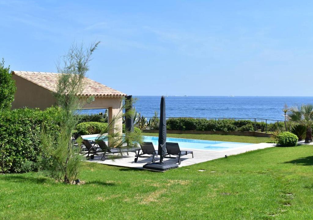 Les Issambres Villa | Villa pieds dans l'eau pour 10 personnes avec piscine, clim et Wi-Fi - FR-1-768-27