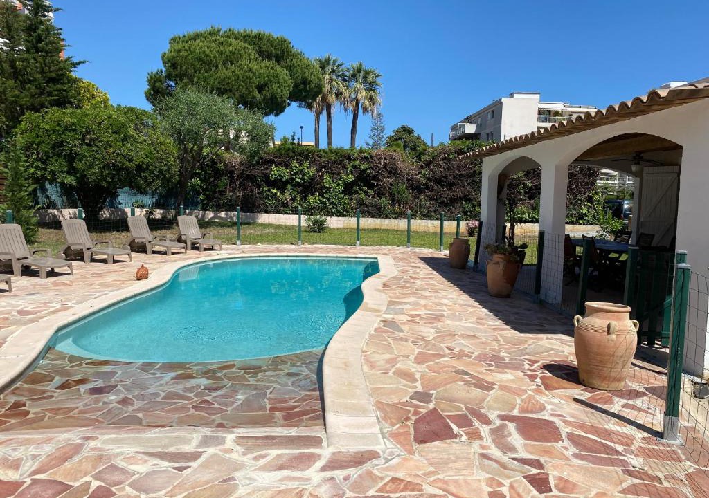 Saint-Laurent-du-Var House | Villa Reyosam, maison 6 chambres , piscine